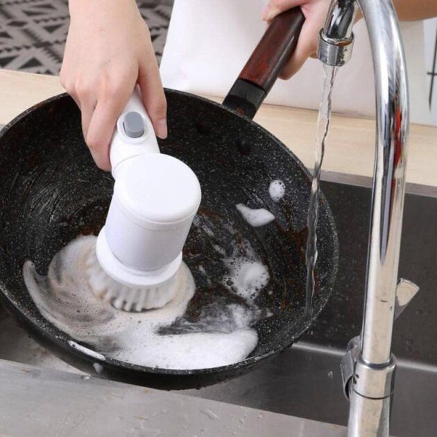 الفرشاة الدوارة لتنظيف جميع الاسطح